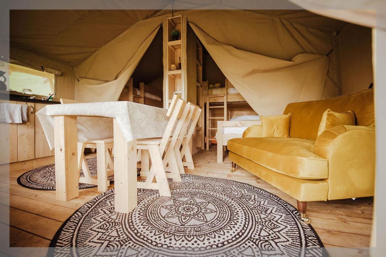 מלון לאנידלויס Ty Llewelyn Glamping & Camping מראה חיצוני תמונה